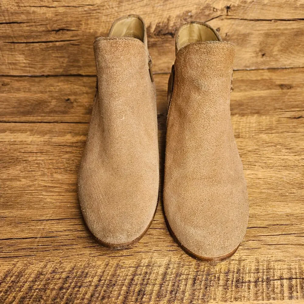 Jack Rogers Peyton Tan Suede ankle boot size 7M side zip